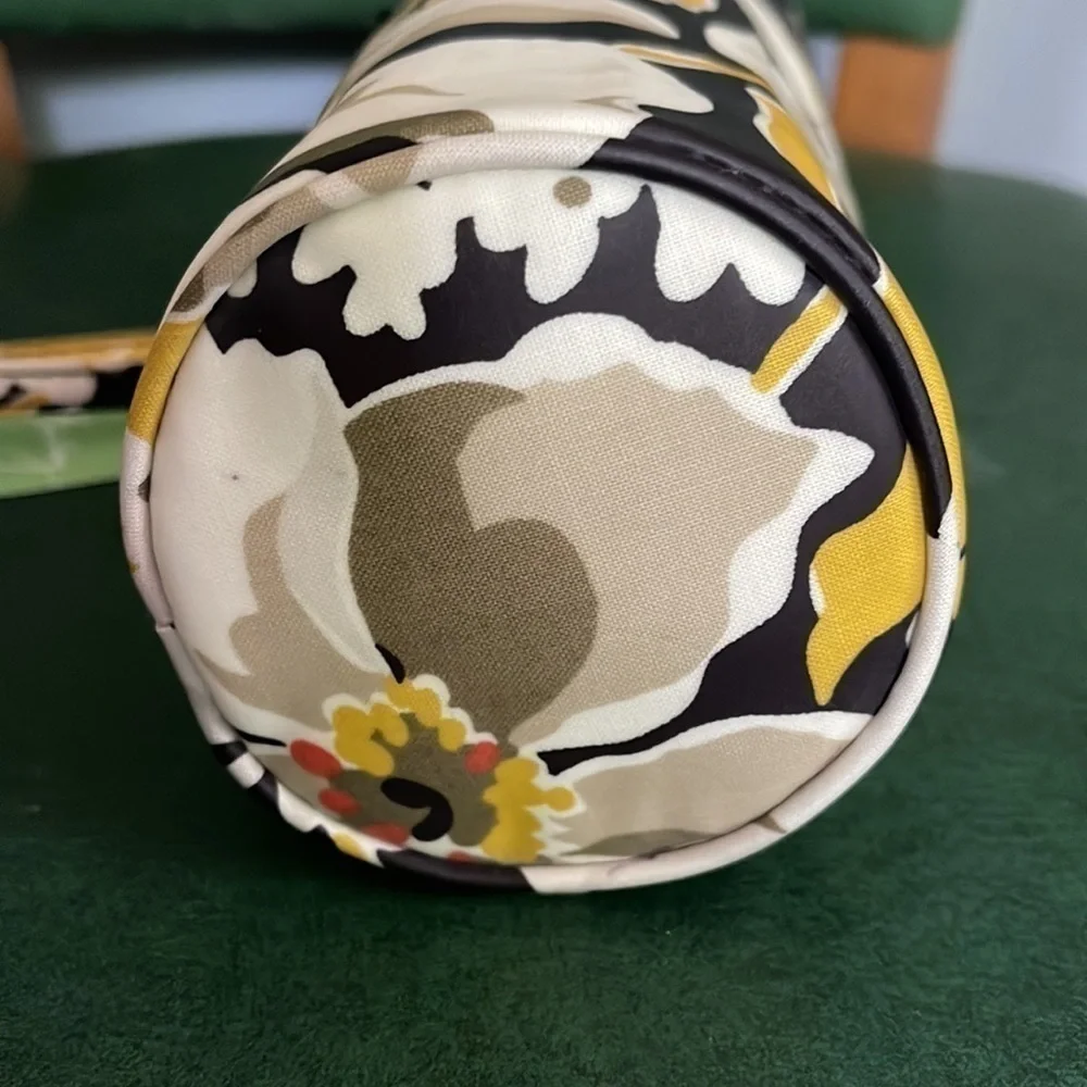 Vera Bradley NWT baby bottle‎ caddy Dogwood retired